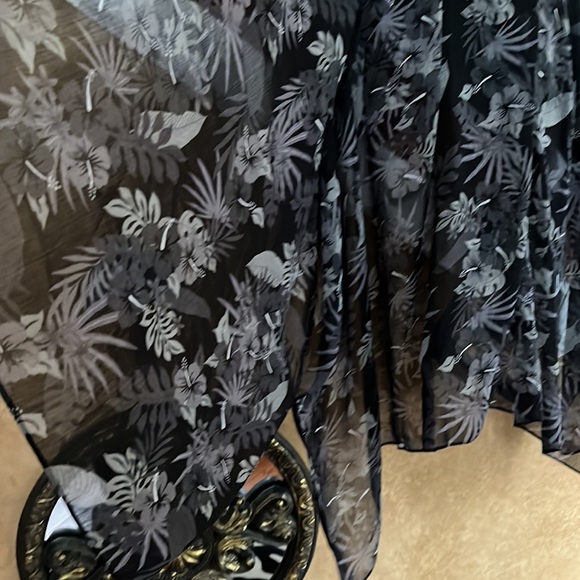 Steve Madden Three-Piece Travel Set OS Ruana Hat Travel Bag - Picture 10 of 15